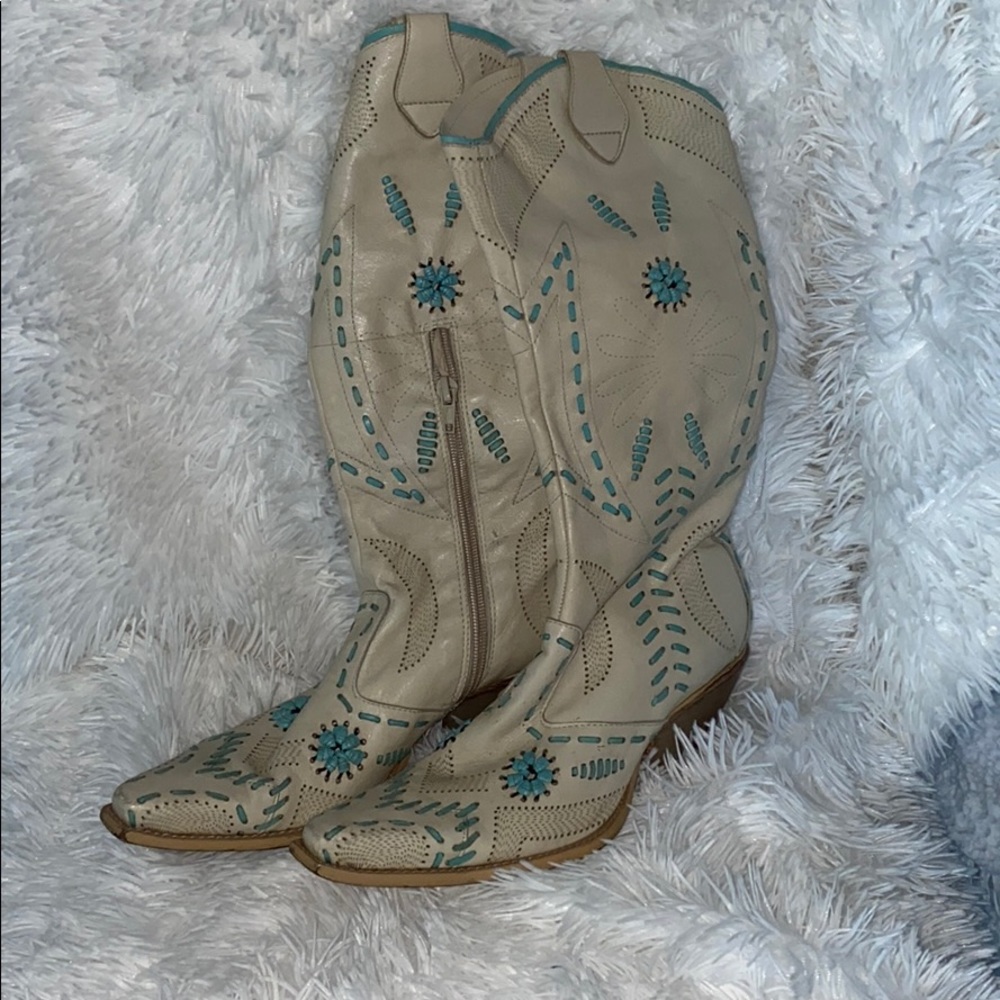 Used BCBG Women’s Fashion Cowboy Boot (Size 6)